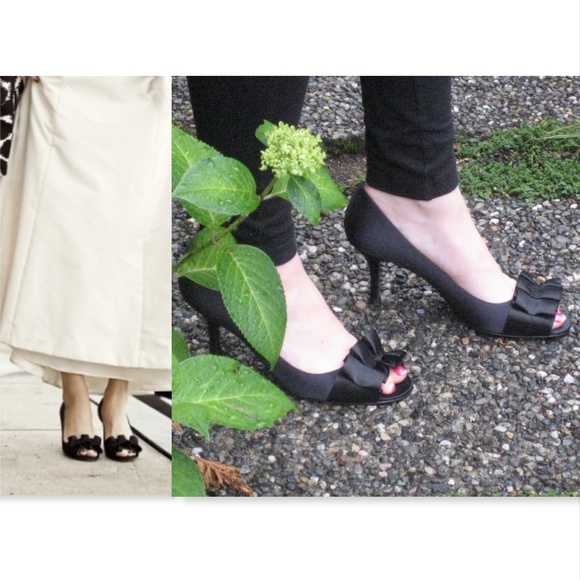 Stuart Weitzman Black Satin Ruffle Peep Toe Heel Pumps 7 - Picture 4 of 8